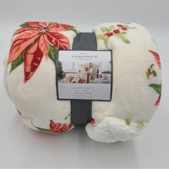 NWT Threshold Plush Sherpa Throw, Fall Decor Floral Pointsettia Design, 50”x60” - Picture 12 of 12